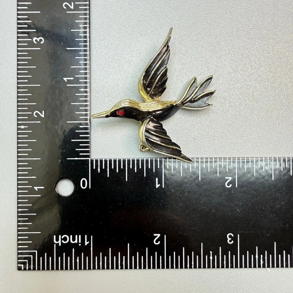 Vintage Black Enamel Gold Tone Bird Brooch 1.75
